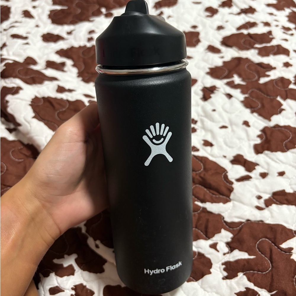 Hydro Flask Matte Black Bottle
